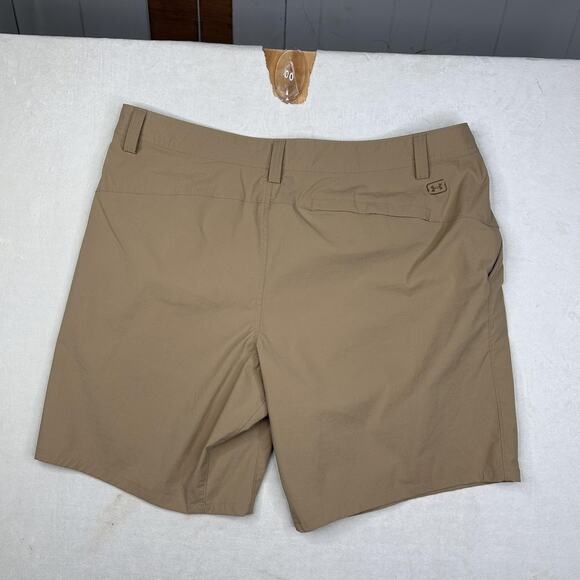 Under Armour Shorts Mens 38 Khaki Golf Performance Stretch Lightweight Quick Dry - Picture 2 of 8